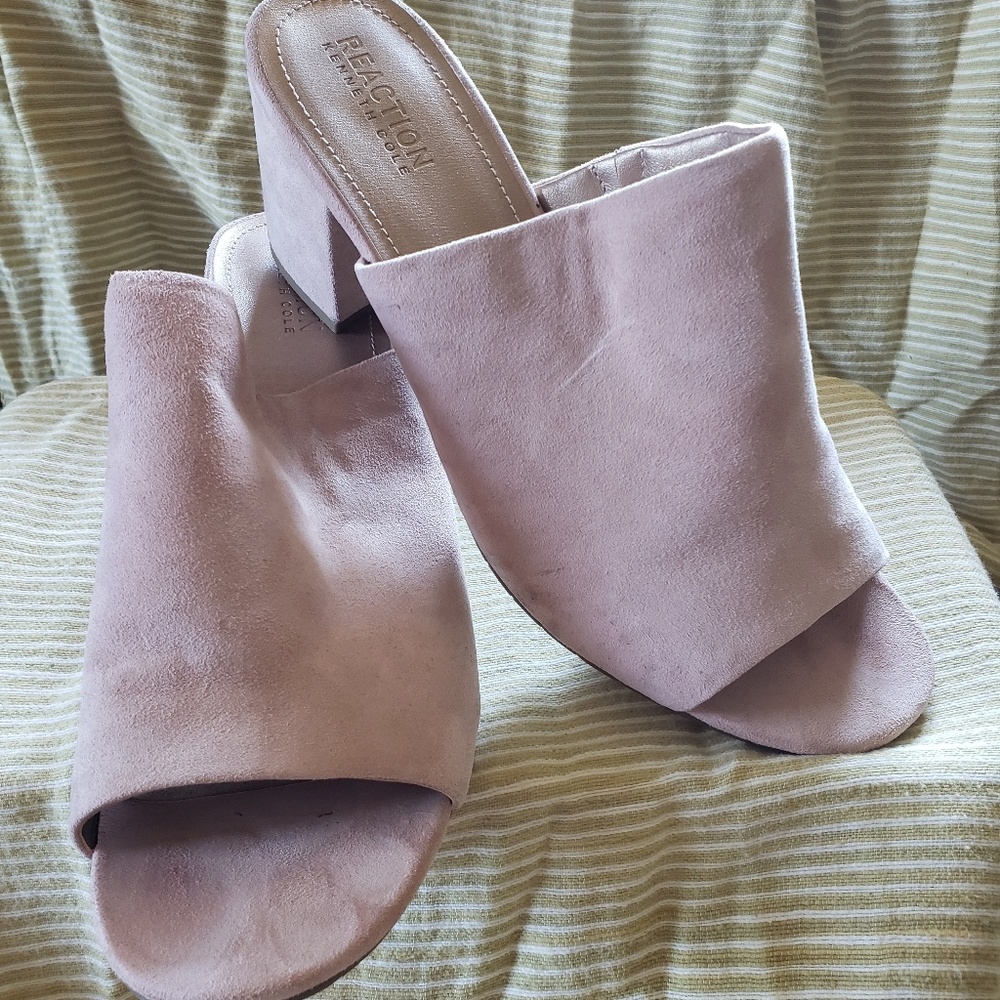Strapless sandal